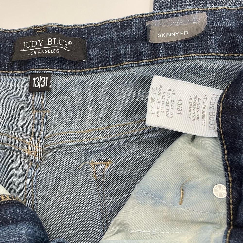 Judy Blue Kirsten Jeans 13 /31 skinny fit stretch light distressed - Picture 2 of 5